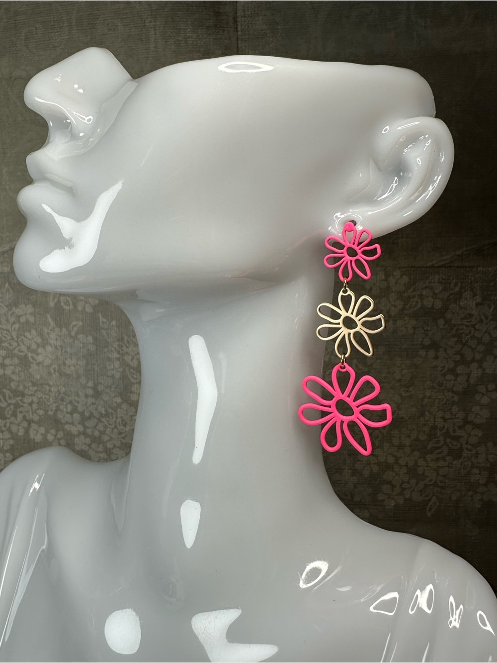 nOir Jewelry | Tropical Floral earrings